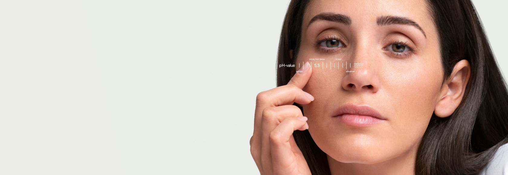 70012325_sebamed_assets_website-home-slider_1920x664px_empfindliche-haut_en